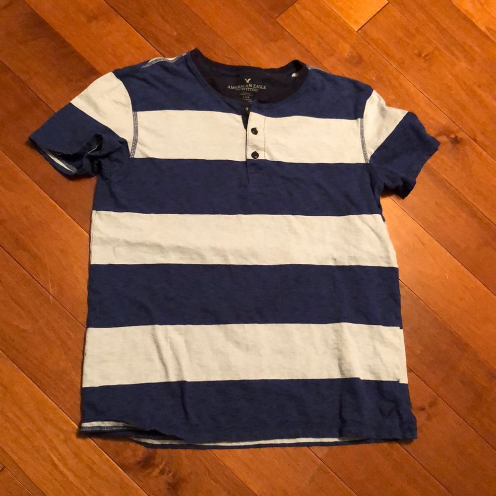 American Eagle henley tee